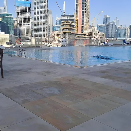 Brown Stone Holiday Homes Chruchill Dubai Exterior photo