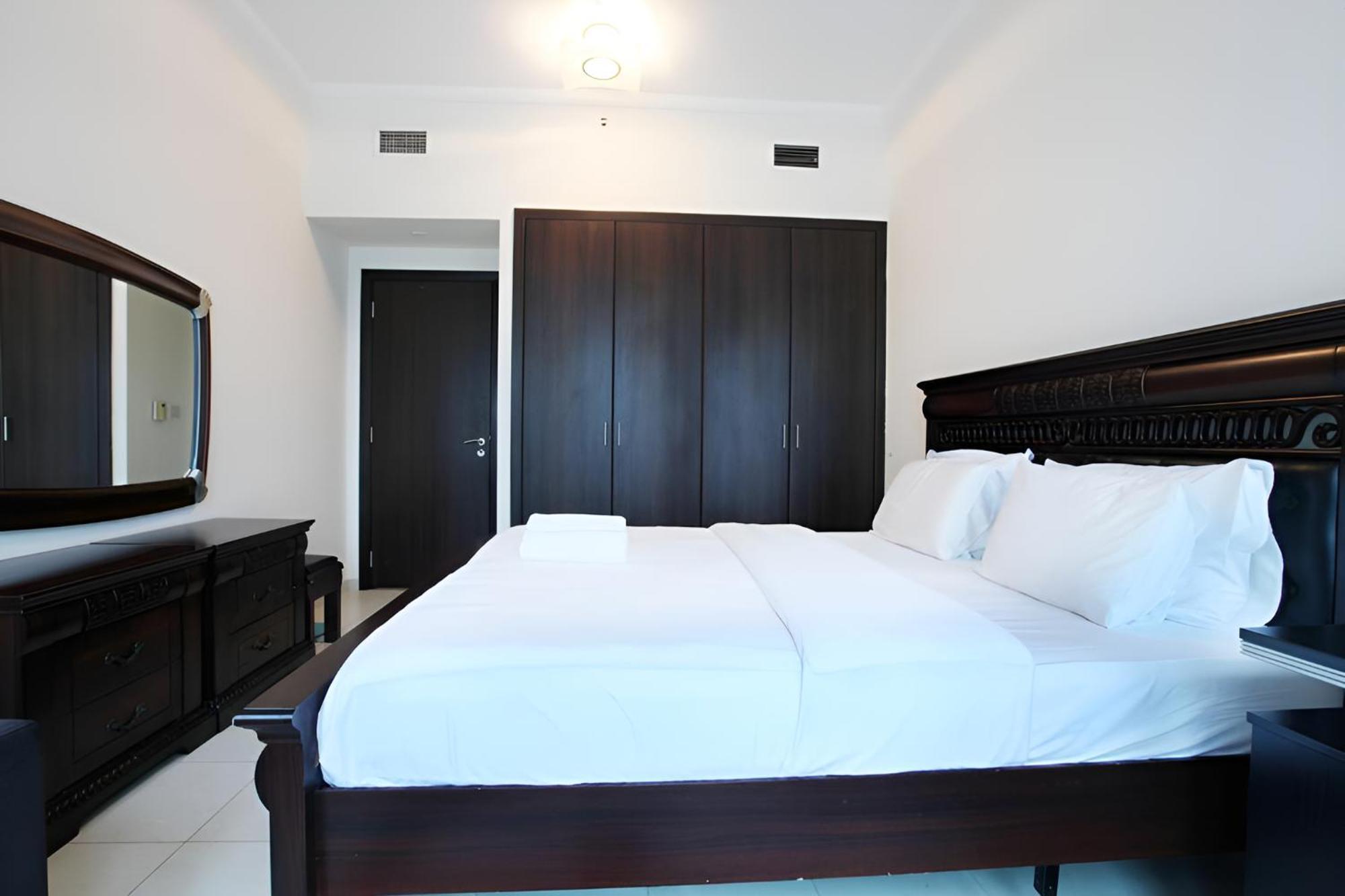 Apartment Brown Stone Homes Chruchill *