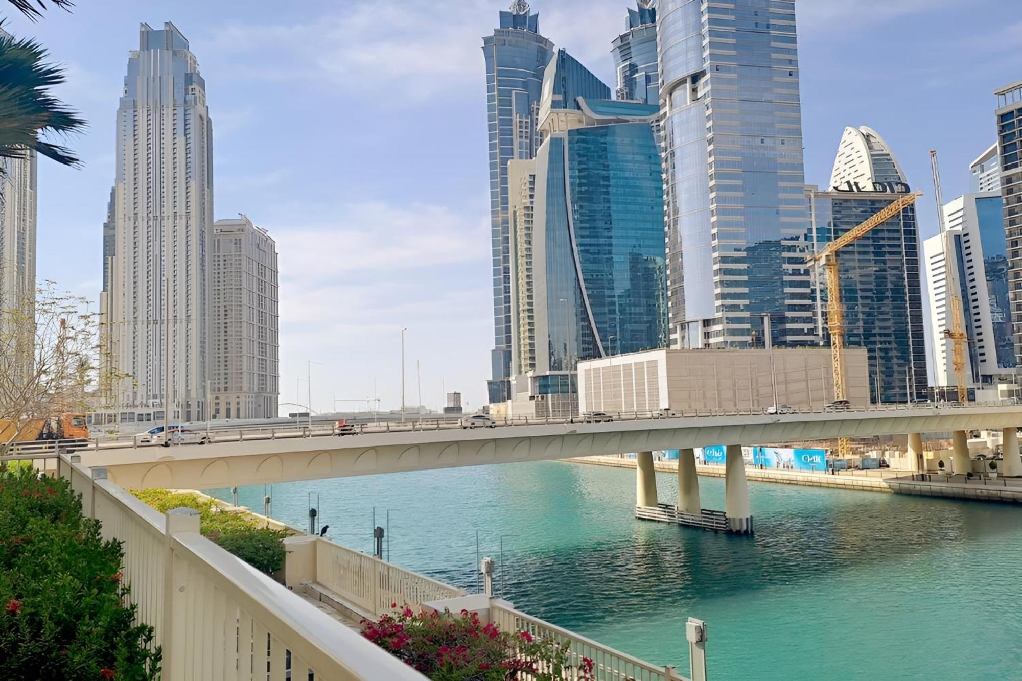 Brown Stone Homes Chruchill Apartment Dubai