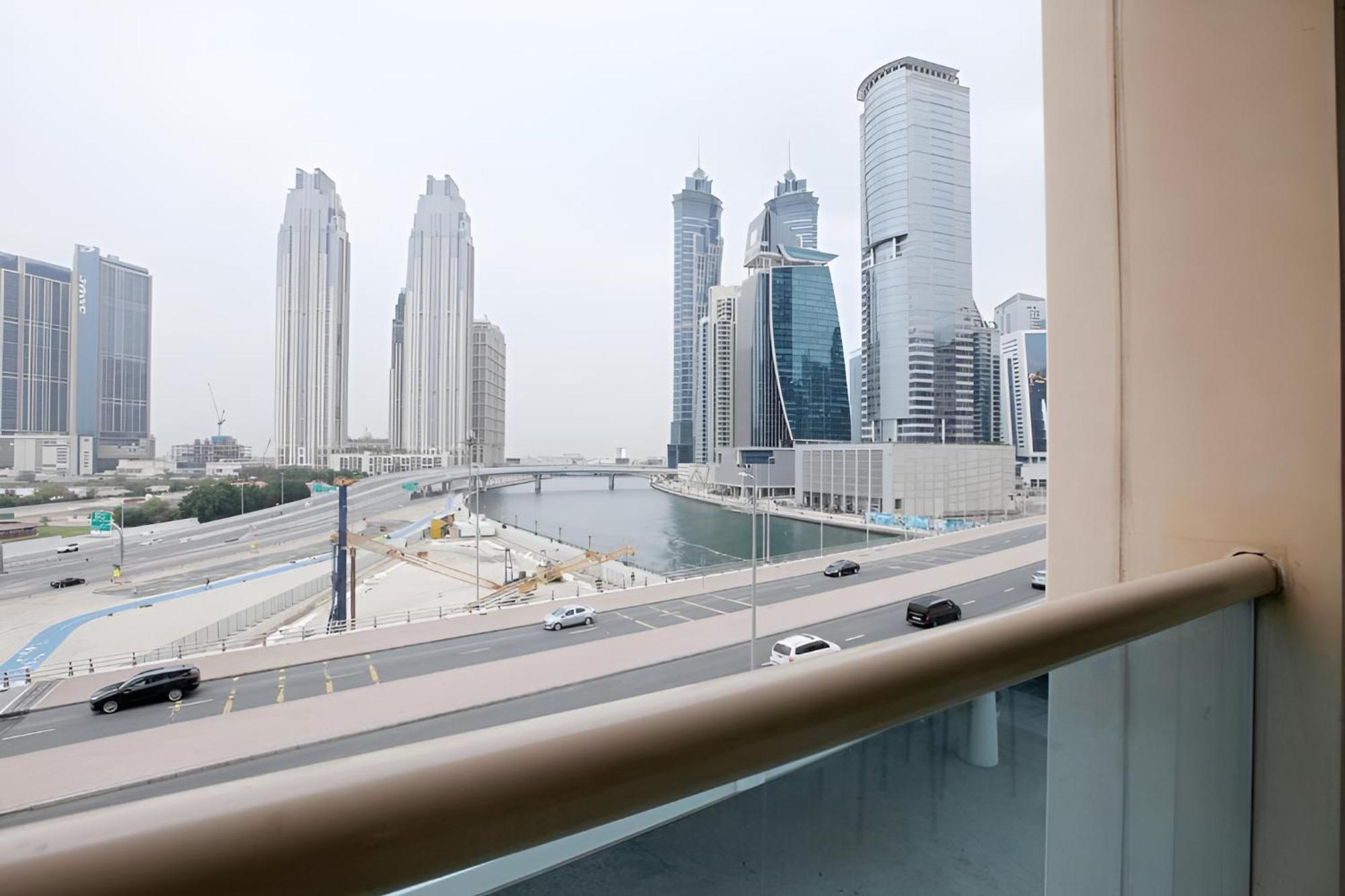 Brown Stone Homes Chruchill * Dubai