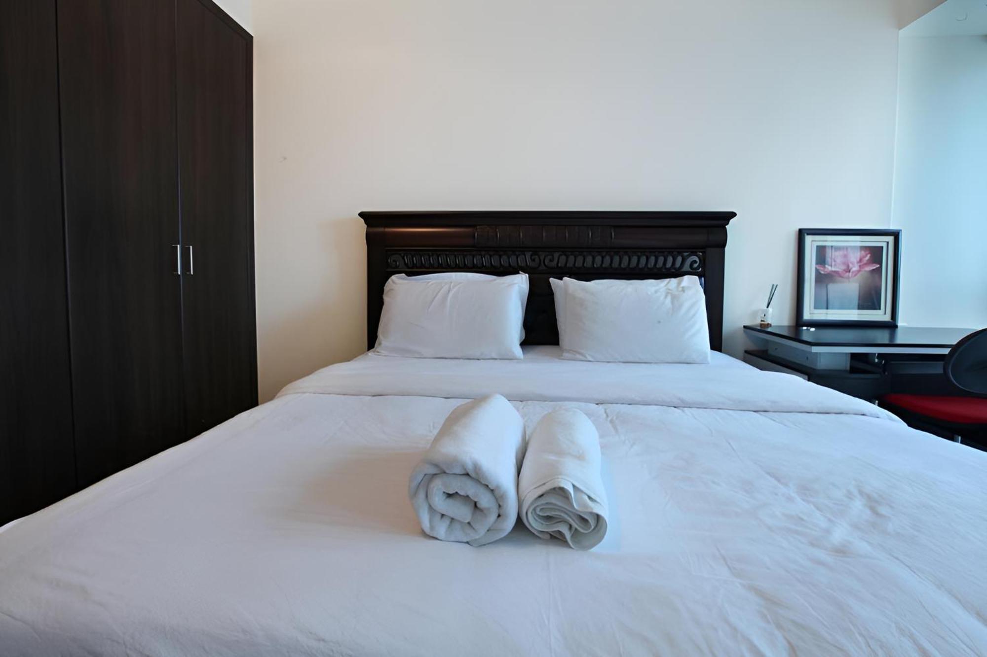 Apartment Brown Stone Homes Chruchill Dubai